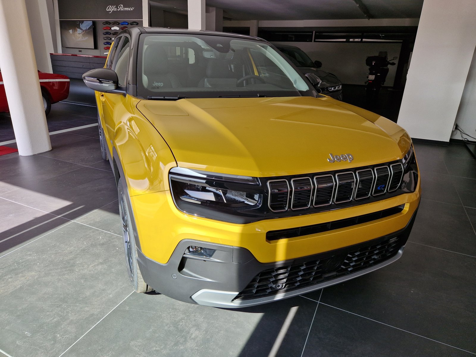 JEEP Avenger 54kWh Summit, Electric, New car, Automatic - 2
