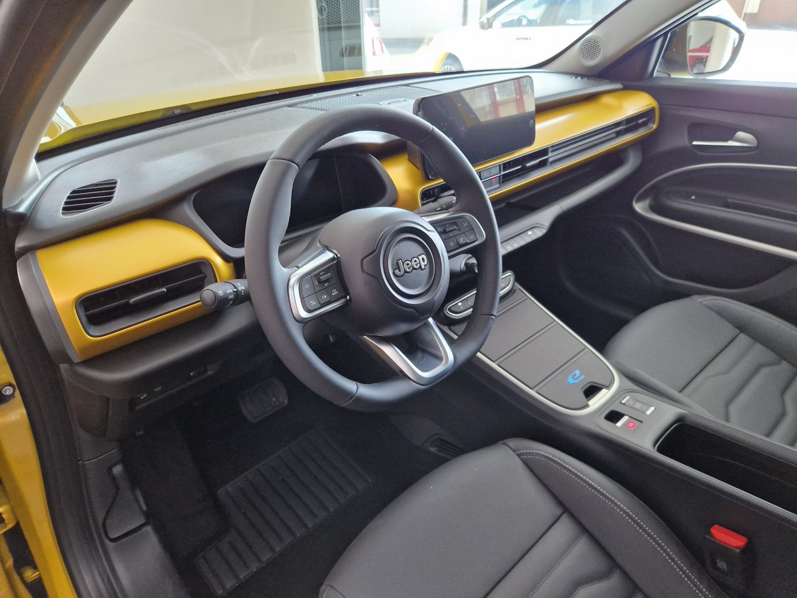 JEEP Avenger 54kWh Summit, Electric, New car, Automatic - 6