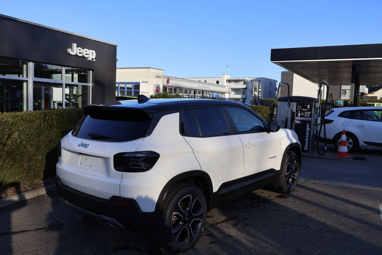 JEEP Avenger 1.2 MHEV Summit, Mild-Hybrid Benzin/Elektro, Neuwagen, Automatik - 2