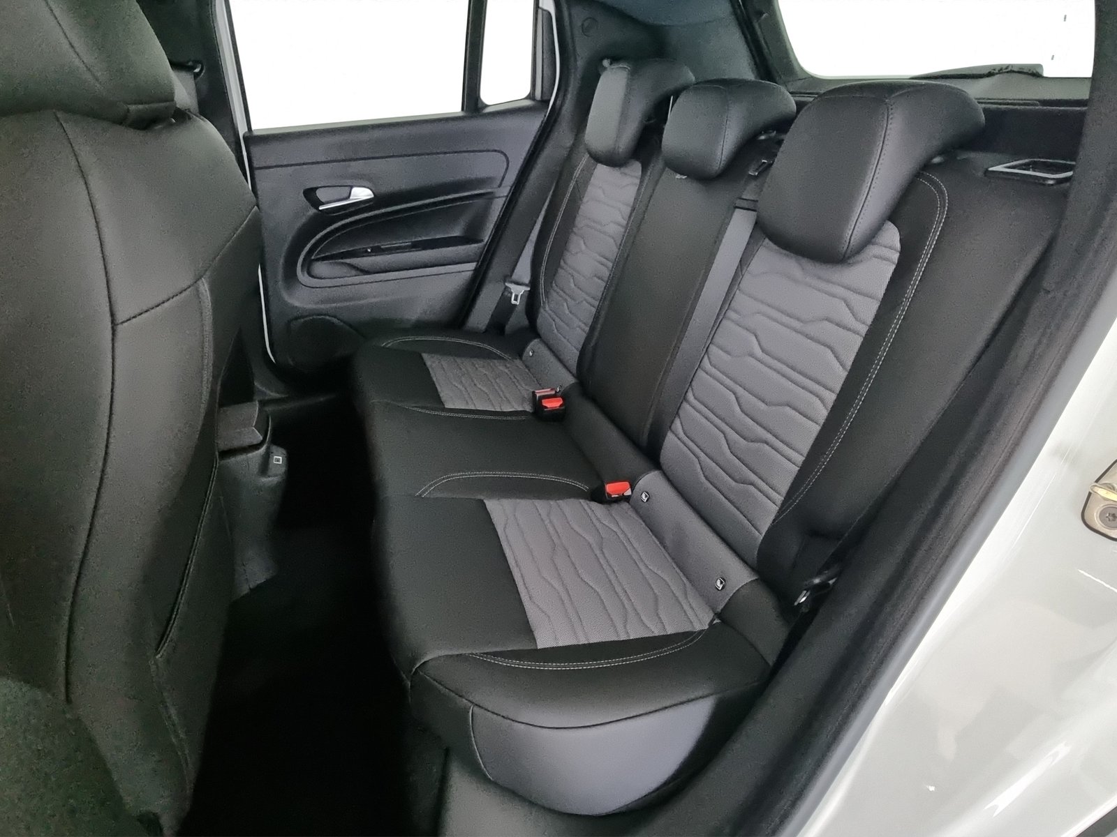 JEEP Avenger 1.2 MHEV Upland 4xe, Mild-Hybrid Petrol/Electric, New car, Automatic - 6