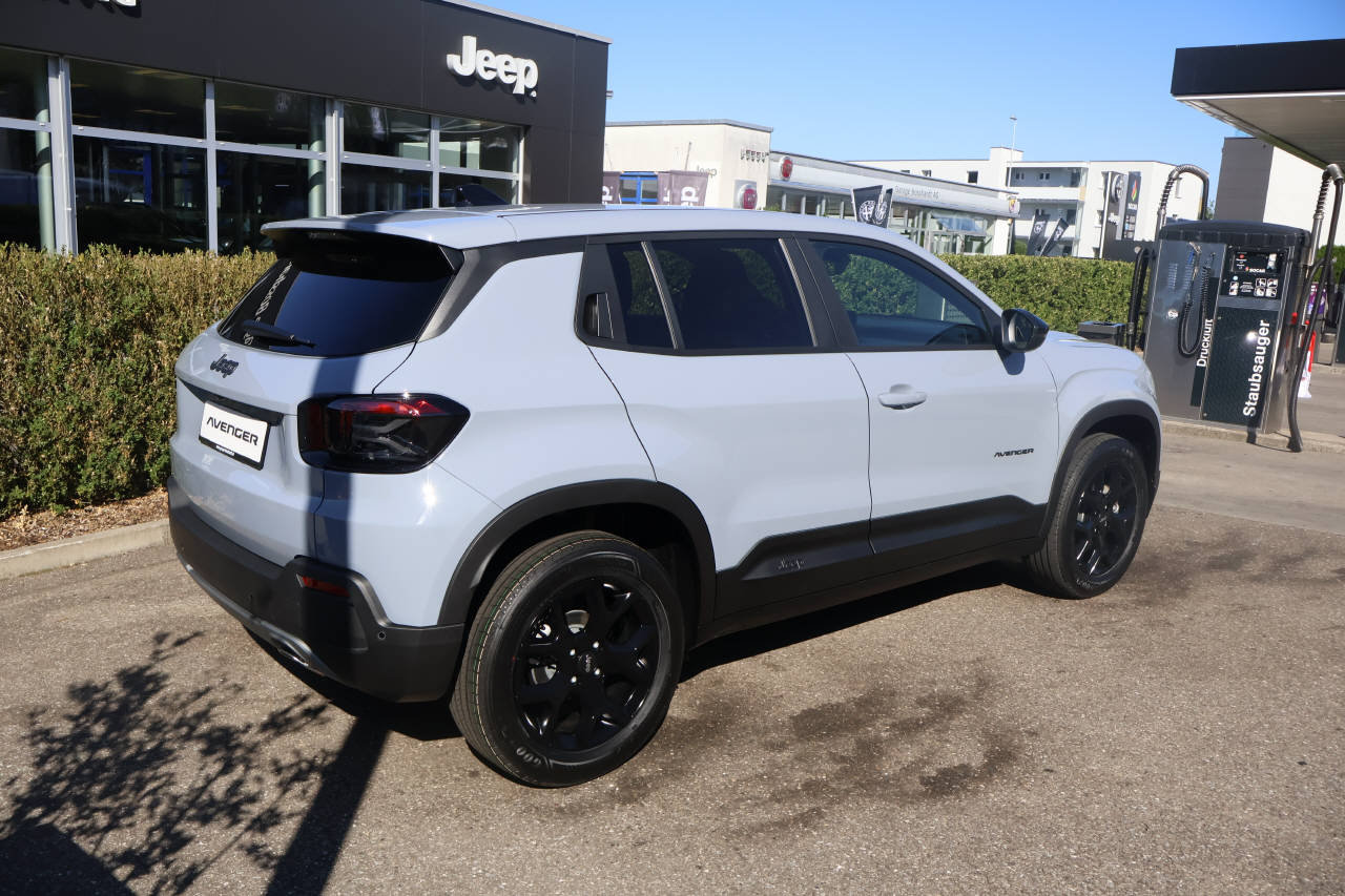 JEEP Avenger 1.2 MHEV Black Edition, Mild-Hybrid Benzin/Elektro, Neuwagen, Automatik - 3