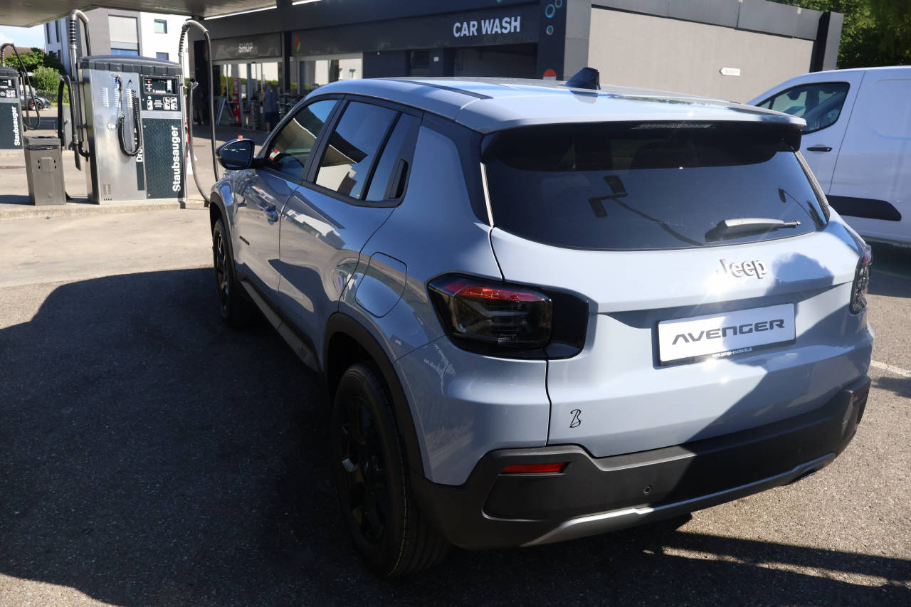 JEEP Avenger 1.2 MHEV Black Edition, Mild-Hybrid Benzin/Elektro, Neuwagen, Automatik - 6