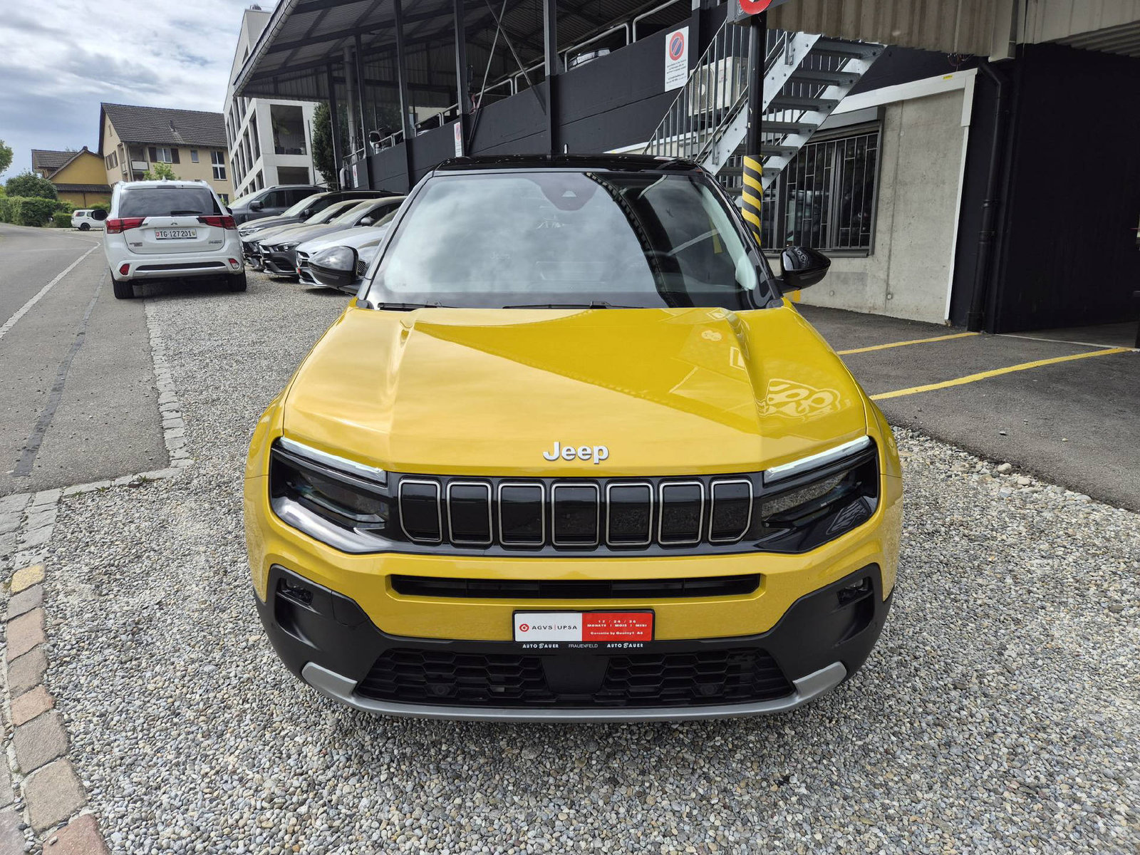 JEEP Avenger 1.2 MHEV Summit & Sky, Mild-Hybrid Petrol/Electric, Second hand / Used, Automatic - 3