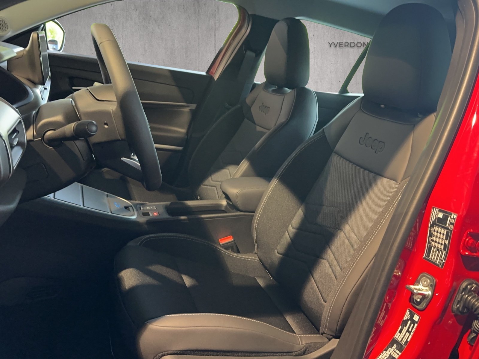 JEEP Avenger Altitude 156cv Plus, Elektro, Vorführwagen, Automatik - 5