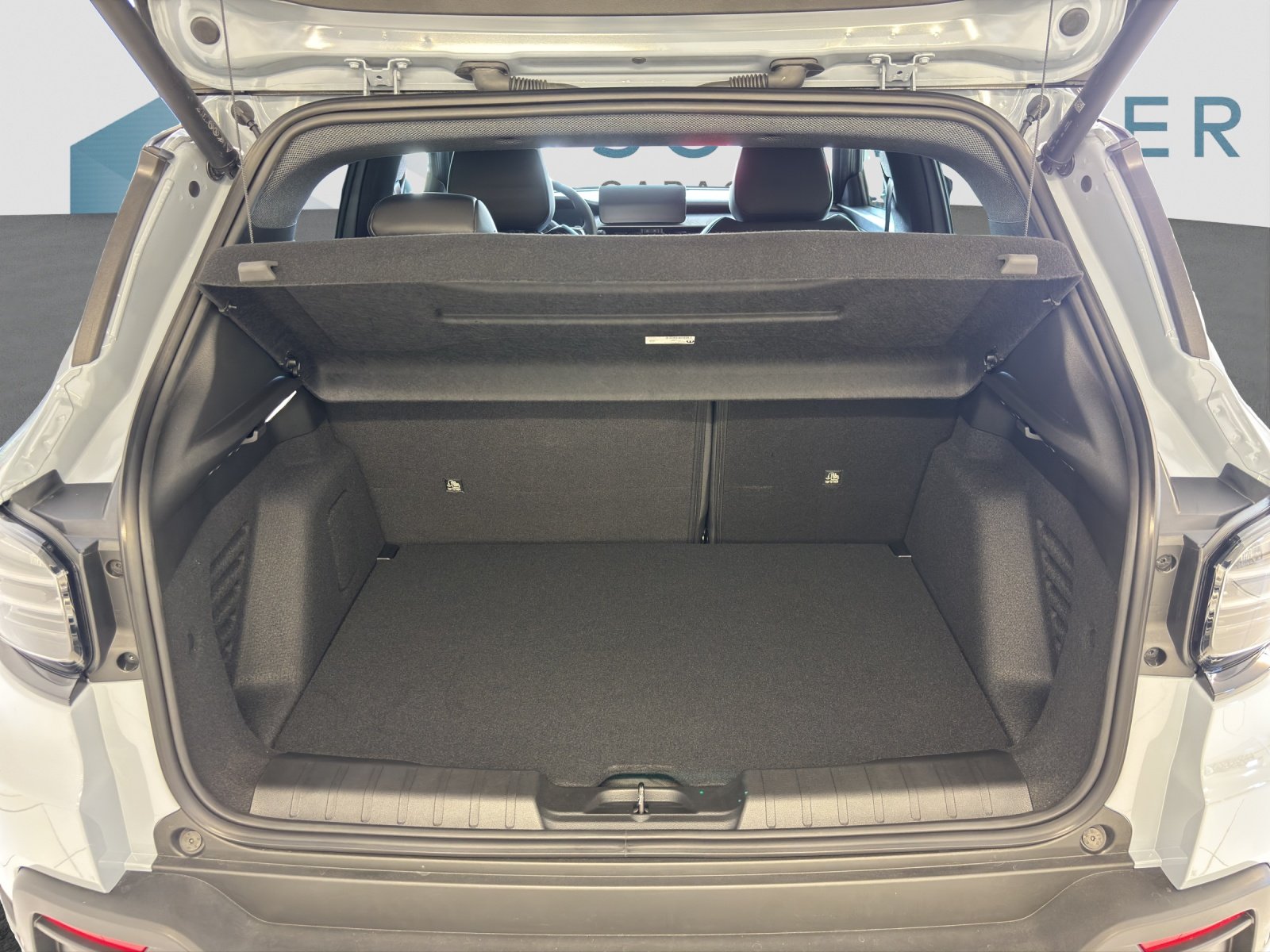 JEEP AVENGER 1.2 MHEV The North, Mild-Hybrid Petrol/Electric, Ex-demonstrator, Automatic - 7