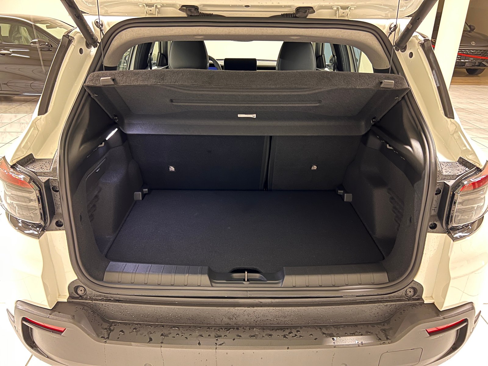 JEEP Avenger 54kWh Altitude, Elektro, Vorführwagen, Automatik - 7