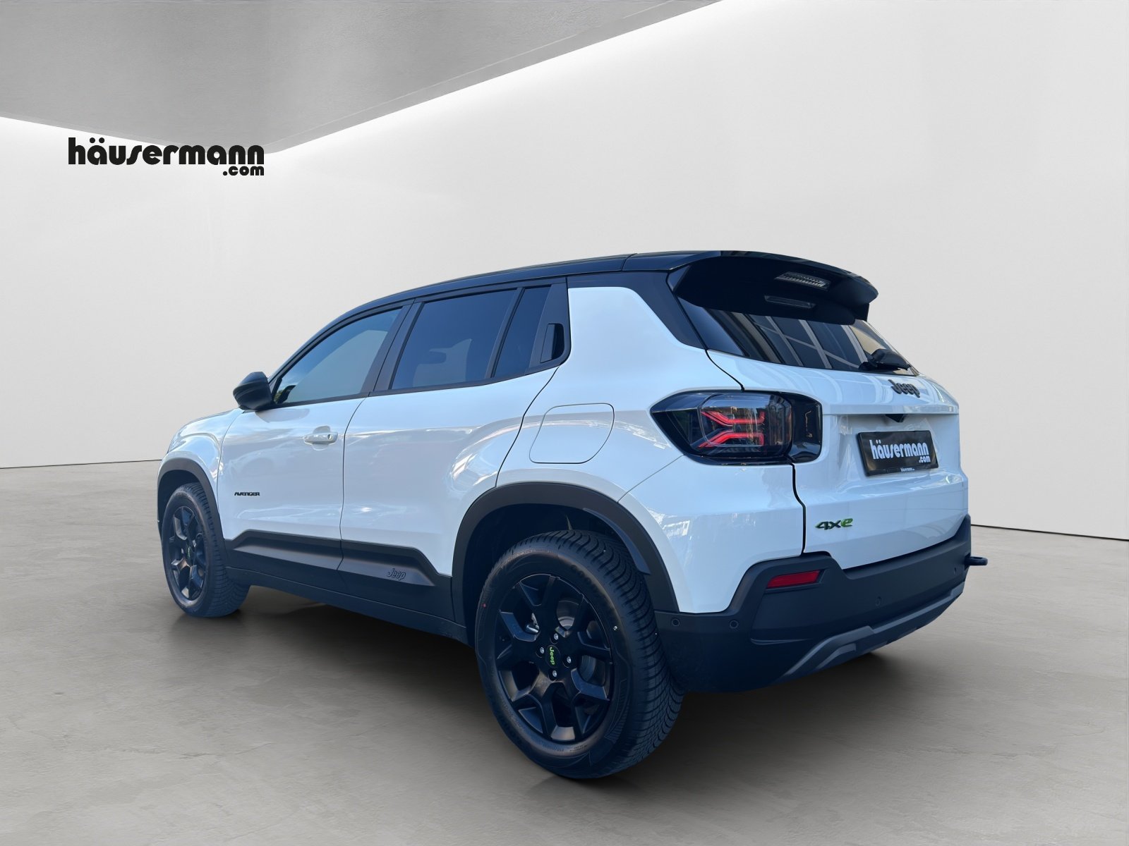 JEEP Avenger 1.2 MHEV Overland 4xe, Mild-Hybrid Petrol/Electric, New car, Automatic - 4