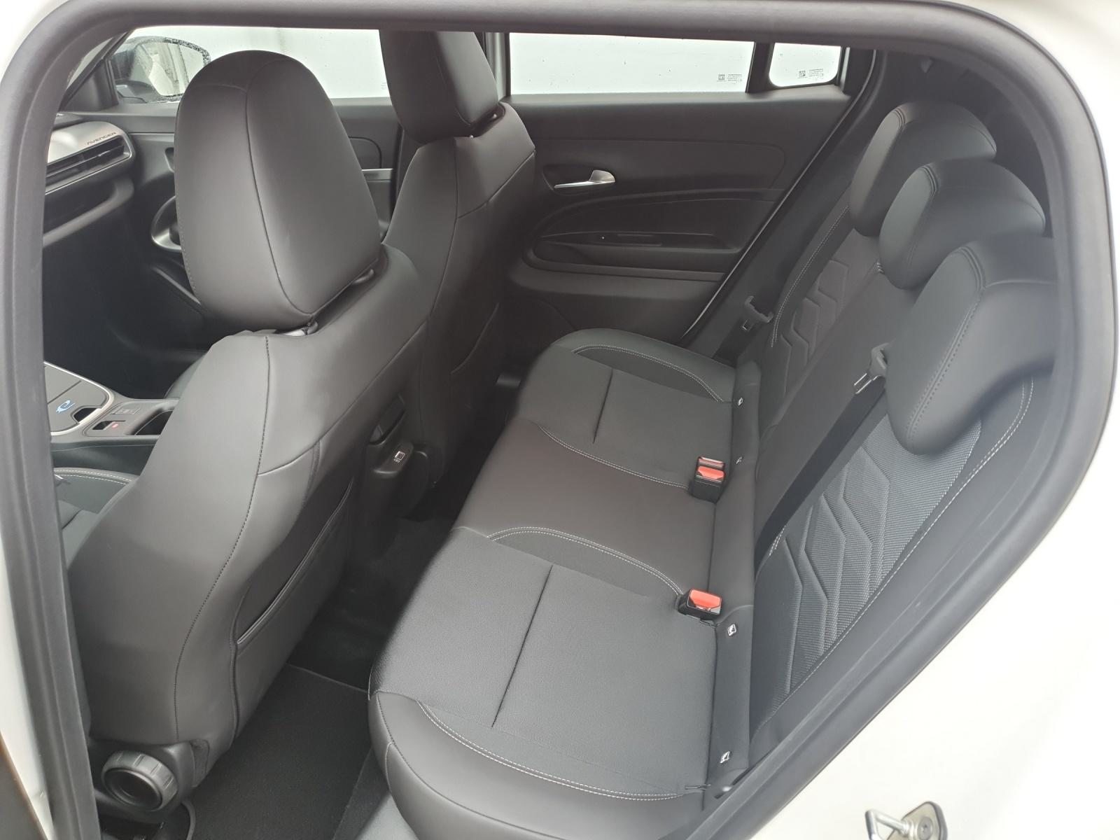 JEEP Avenger Altitude, Electric, Ex-demonstrator, Automatic - 7