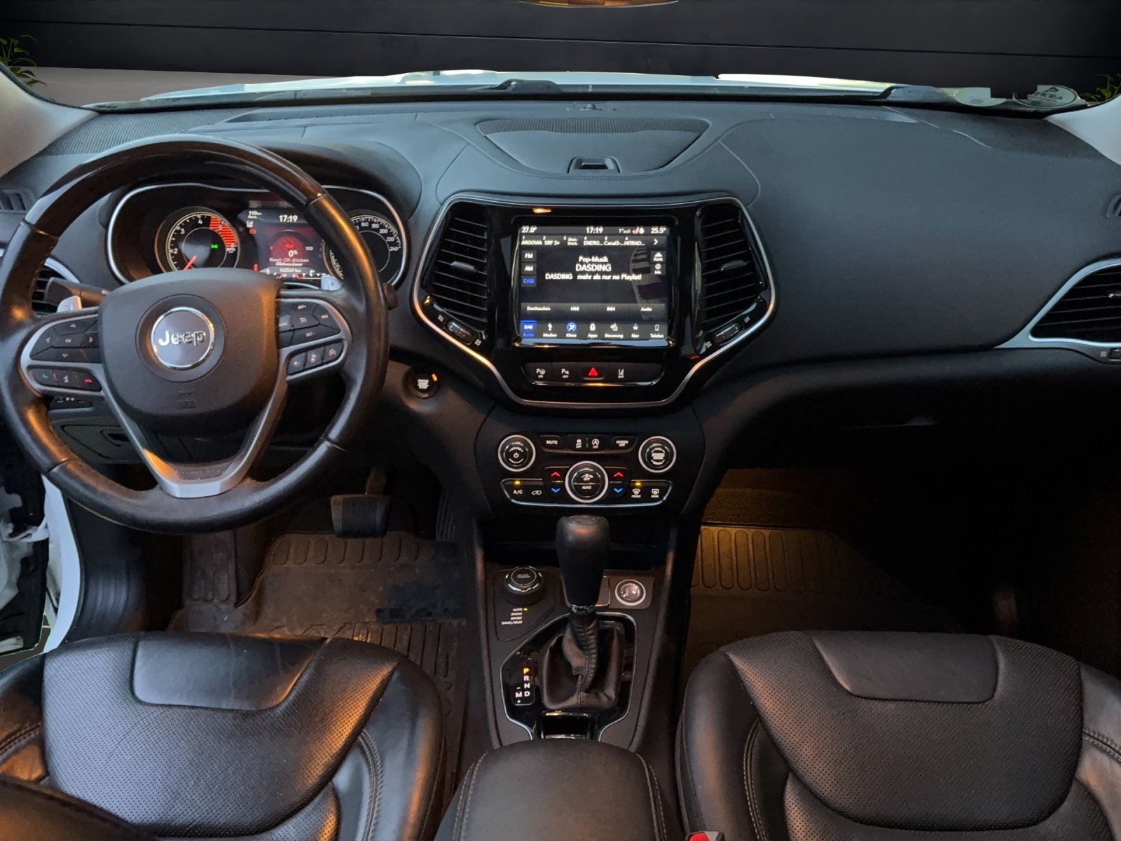JEEP Cherokee 2.2MJ Overl. AWD, Diesel, Occasion / Gebraucht, Automatik - 7
