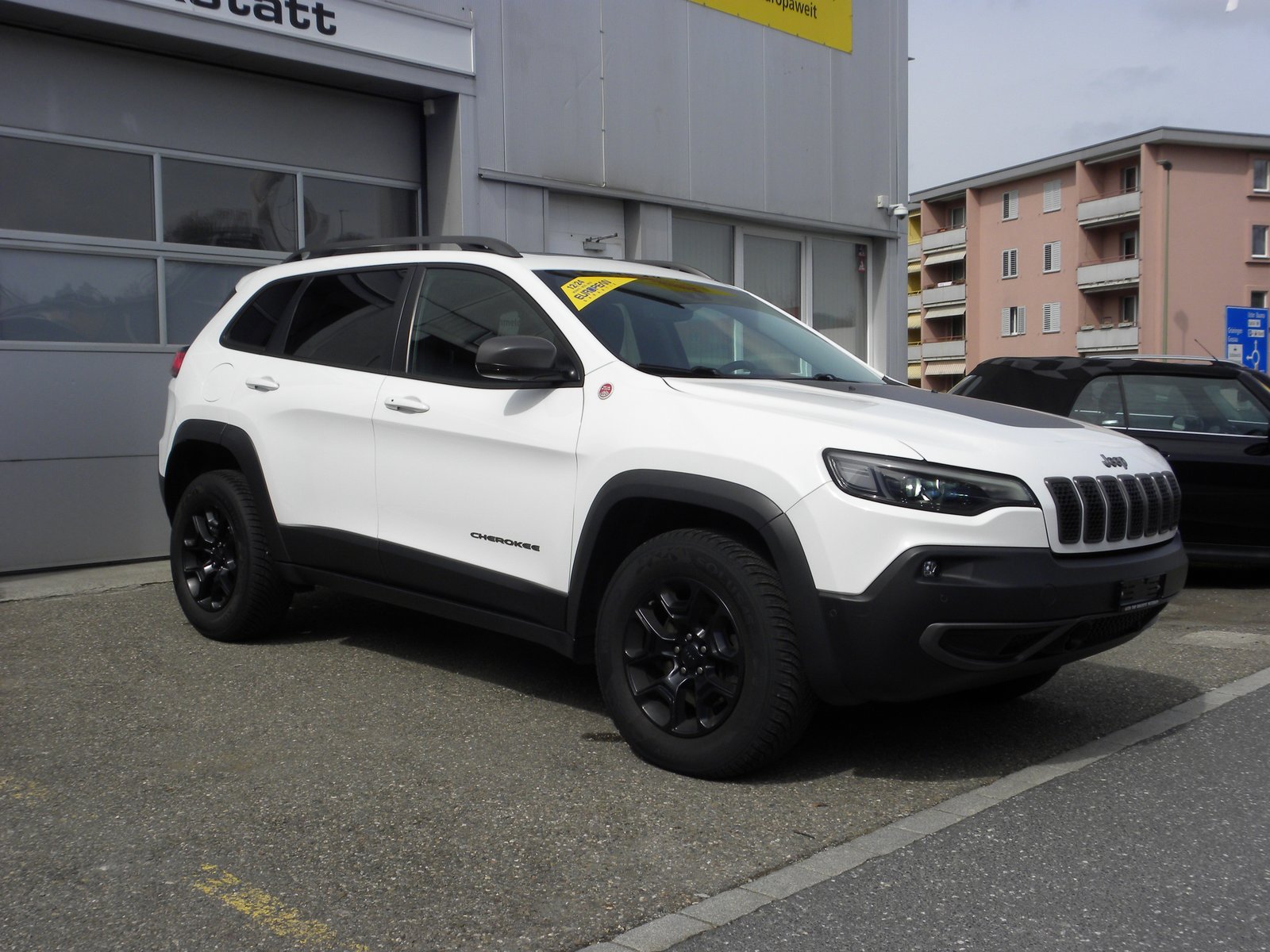 JEEP Cherokee 2.0 Trailhawk AWD Drive Lock 9ATX, Petrol, Second hand / Used, Automatic - 2