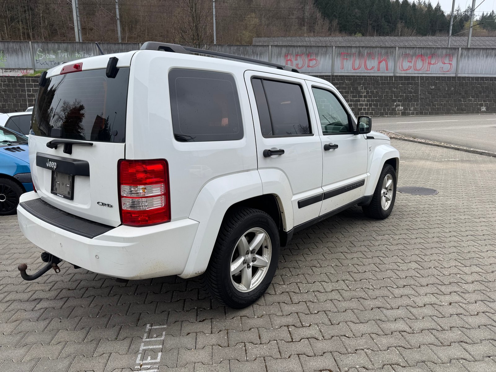 JEEP Cherokee 2.8 CRD Sport, Diesel, Occasion / Gebraucht, Handschaltung - 3