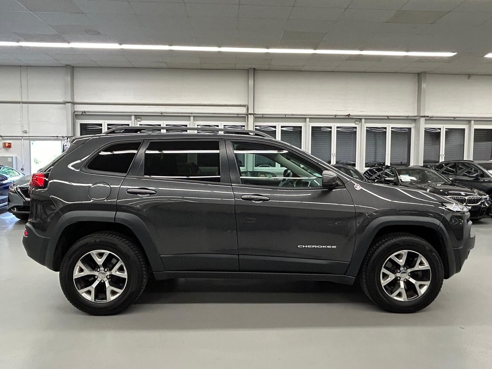 JEEP Cherokee 2.4 Trailhawk AWD, Essence, Occasion / Utilisé, Automatique - 4