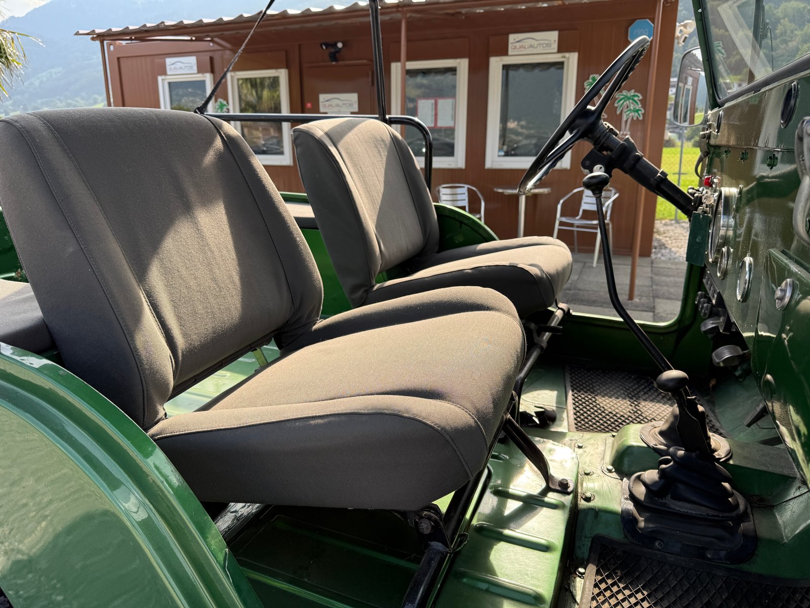 JEEP CJ-5 *4,2-Liter-Reihensechszylindermotor*, Benzin, Occasion / Gebraucht, Handschaltung - 7