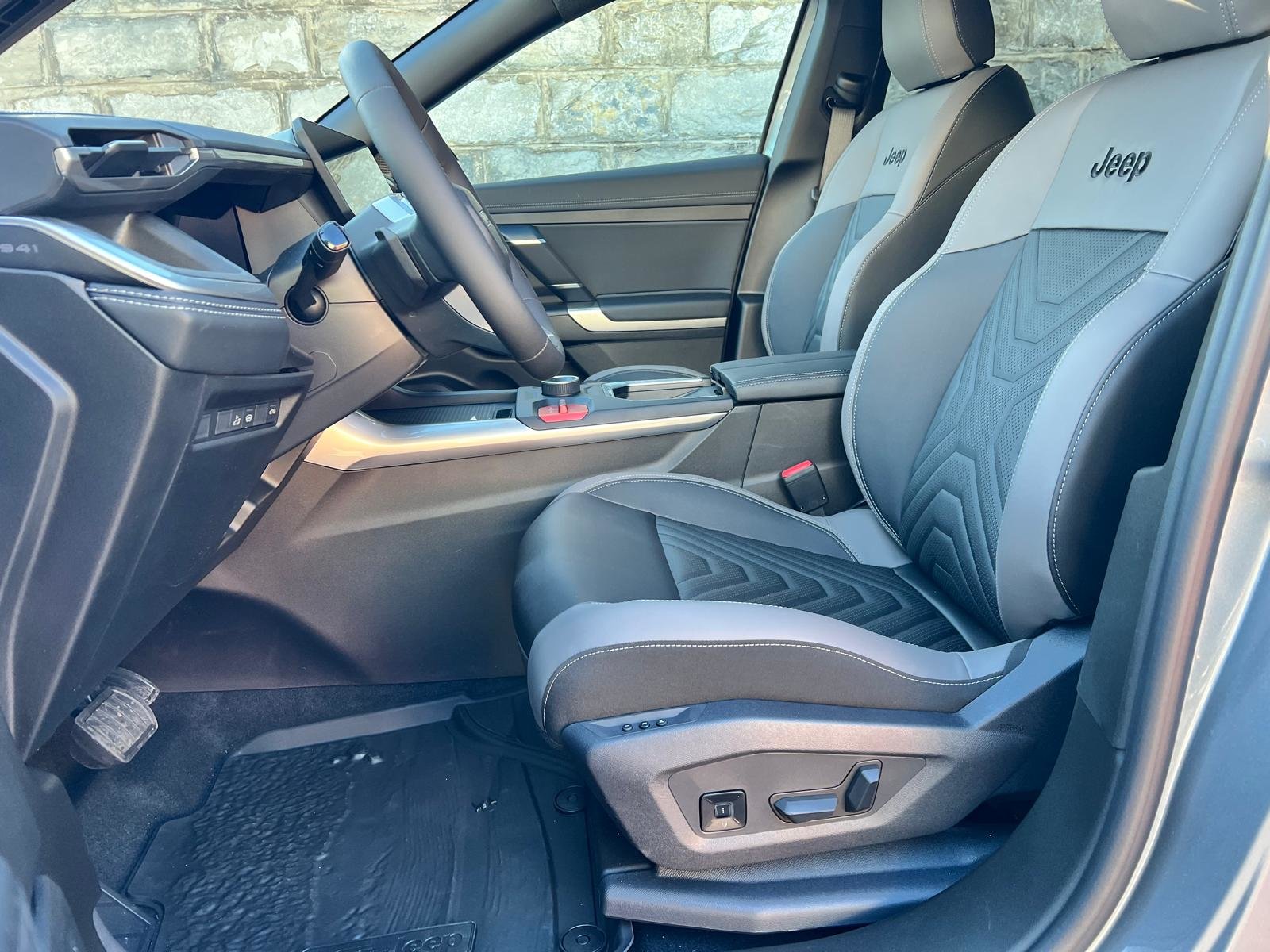 JEEP Compass 1.2 T e-Hybrid First Edition, Essence, Voiture nouvelle, Automatique - 4