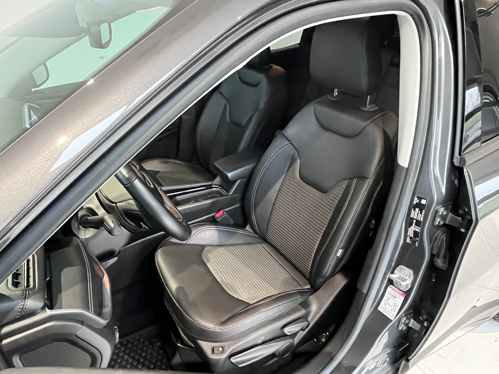 JEEP Compass 1.3 T PHEV Swiss Limited Plus Sky AWD, Plug-in-Hybrid Petrol/Electric, Second hand / Used, Automatic - 5