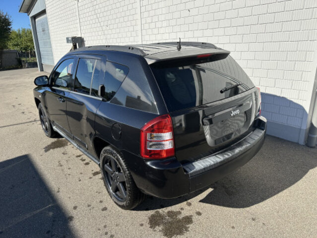 JEEP Compass 2.4 Limited, Petrol, Second hand / Used, Automatic - 5