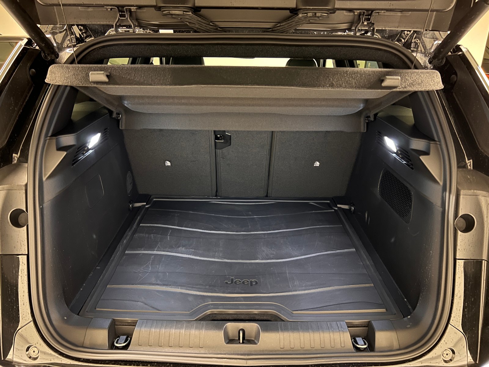 JEEP Compass 1.2 T e-Hybrid First Edition, Petrol, Ex-demonstrator, Automatic - 7