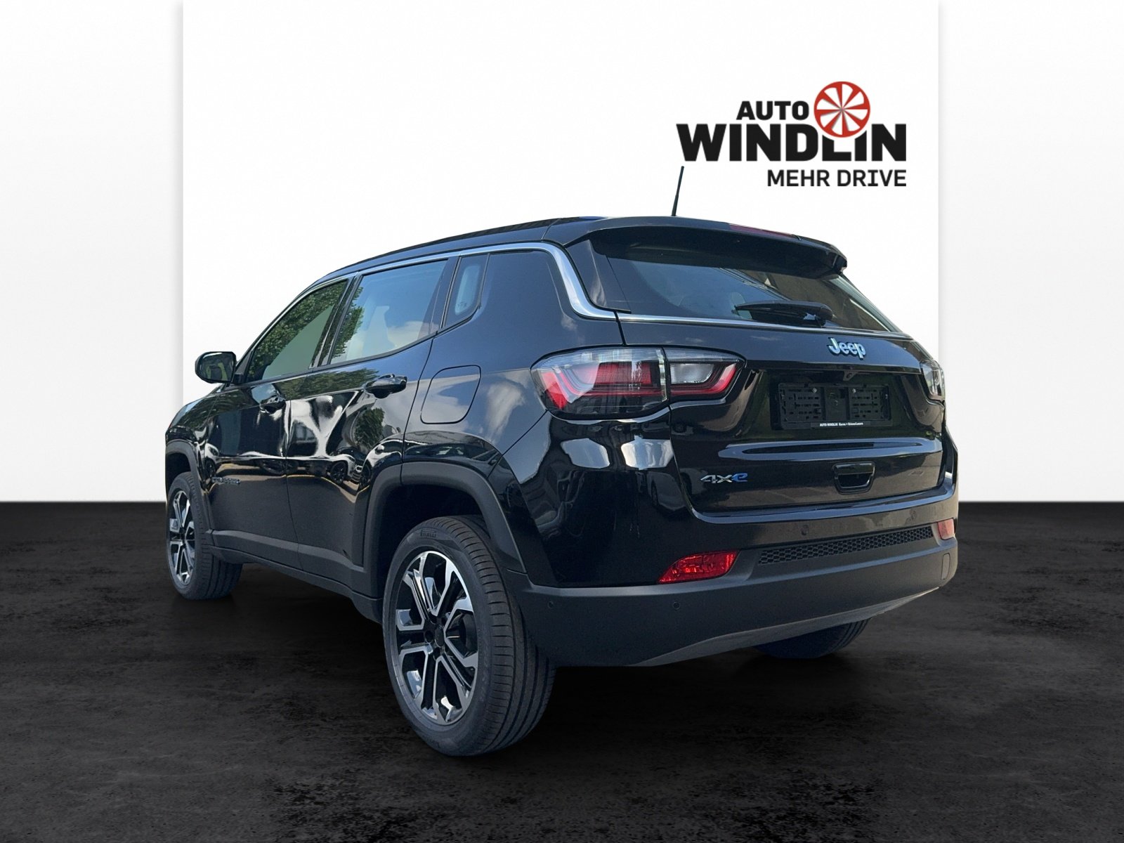 JEEP Compass 1.3 Swiss Altitude 4xe Pack Plus, Hybride Rechargeable Essence/Électricité, Occasion / Utilisé, Automatique - 4