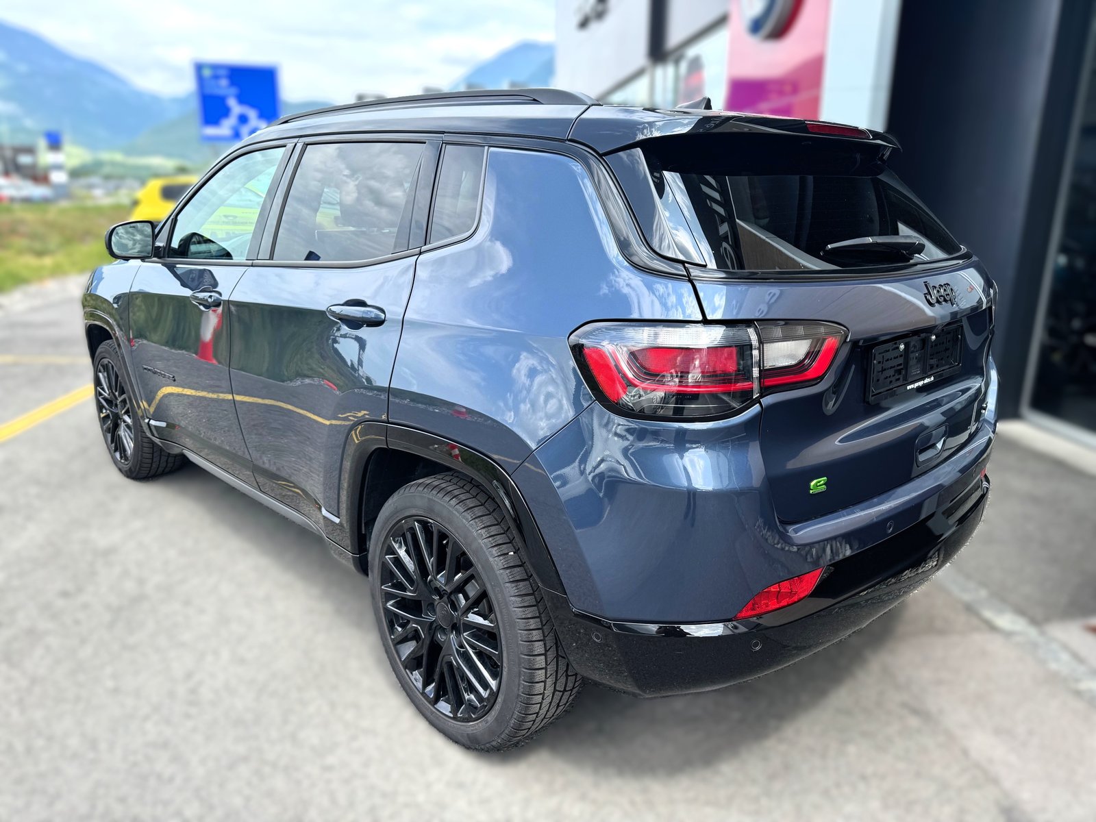 JEEP Compass 4x2 1.5 T MHEV S Plus Sky, Mild-Hybrid Petrol/Electric, Second hand / Used, Automatic - 4