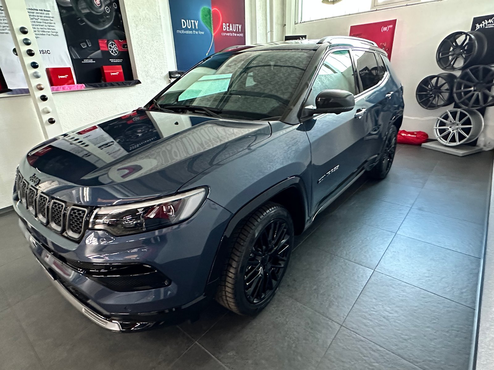 JEEP Compass 4x2 1.5 T MHEV Limited, Hybride Léger Essence/Électricité, Occasion / Utilisé, Automatique - 3