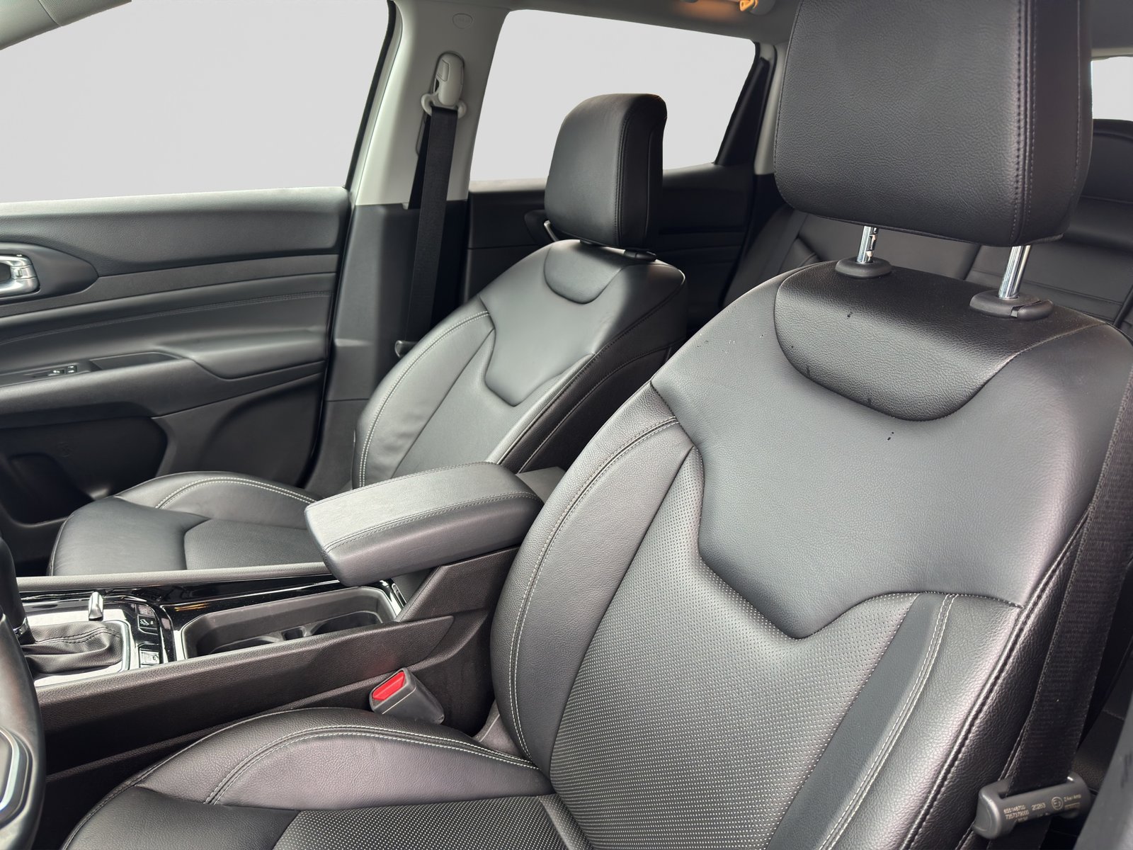 JEEP COMPASS 1.3 T PHEV S AWD Bi Color, Hybride Rechargeable Essence/Électricité, Occasion / Utilisé, Automatique - 6