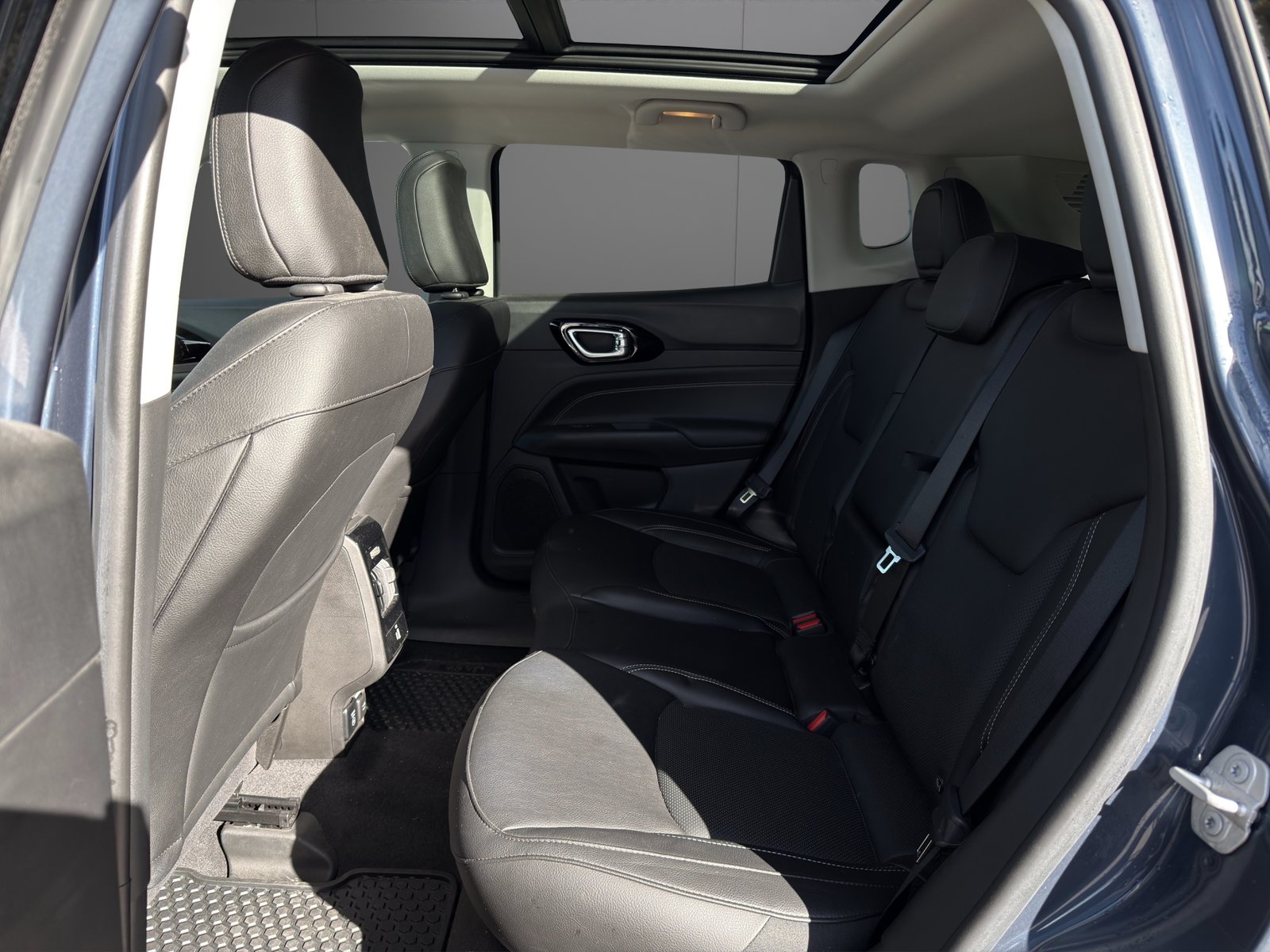 JEEP Compass 1.3 T PHEV Limited AWD, Plug-in-Hybrid Benzin/Elektro, Occasion / Gebraucht, Automatik - 5