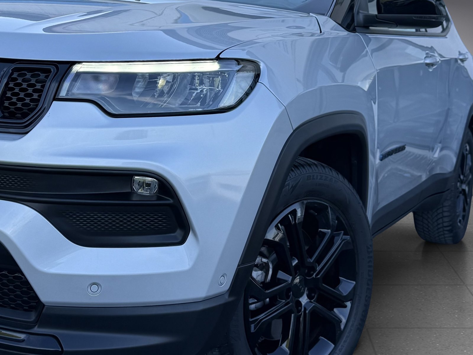 JEEP Compass 1.3 T PHEV Night Eagle AWD, Hybride Rechargeable Essence/Électricité, Occasion / Utilisé, Automatique - 2