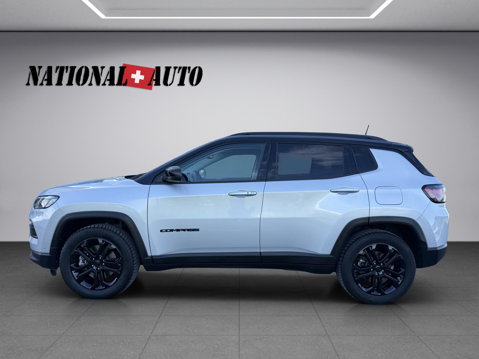 JEEP Compass 1.3 T PHEV Night Eagle AWD, Hybride Rechargeable Essence/Électricité, Occasion / Utilisé, Automatique - 3
