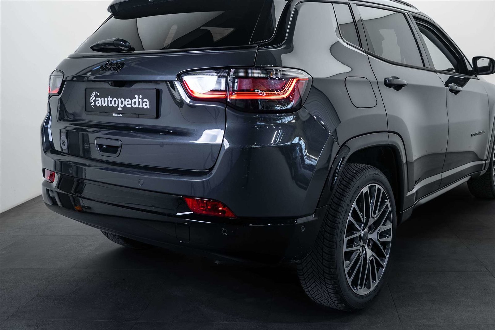 JEEP Compass 1.5 T SUMMIT T4 E-Hybrid FWD, Mild-Hybrid Petrol/Electric, Second hand / Used, Automatic - 4