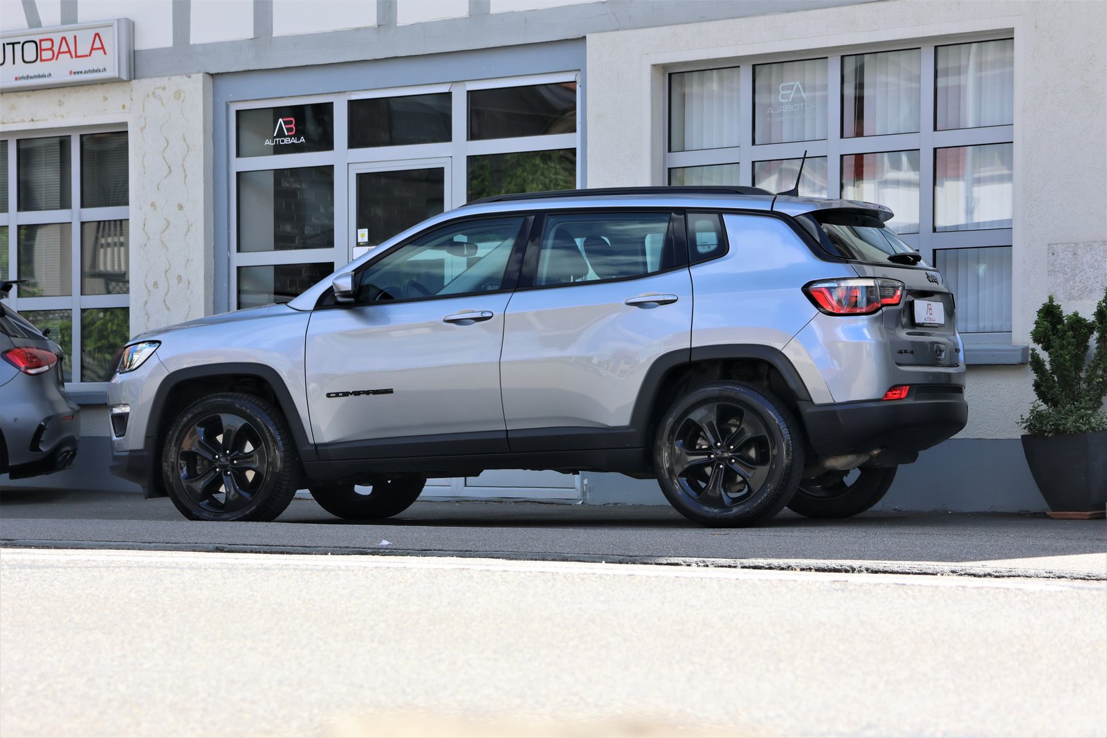 JEEP Compass 2.0CRD Limited AWD 9ATX, Diesel, Occasion / Utilisé, Automatique - 4