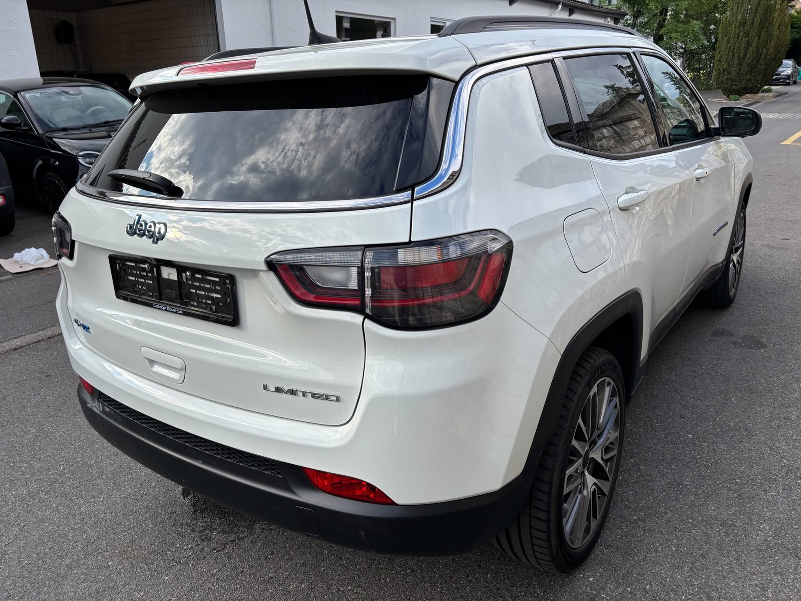 JEEP Compass 1.3 T PHEV Limited AWD, Plug-in-Hybrid Benzin/Elektro, Occasion / Gebraucht, Automatik - 2