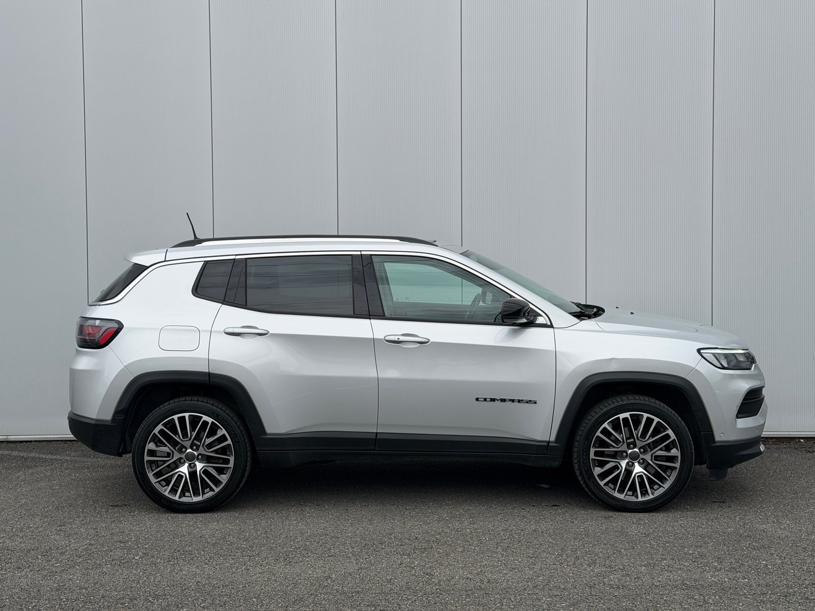 JEEP Compass 1.3 T PHEV S AWD FACELIFT, Plug-in-Hybrid Petrol/Electric, Second hand / Used, Automatic - 3