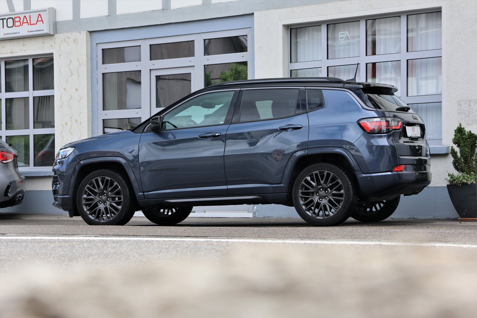 JEEP Compass 4x2 1.3 Turbo S DKG, Petrol, Second hand / Used, Automatic - 4