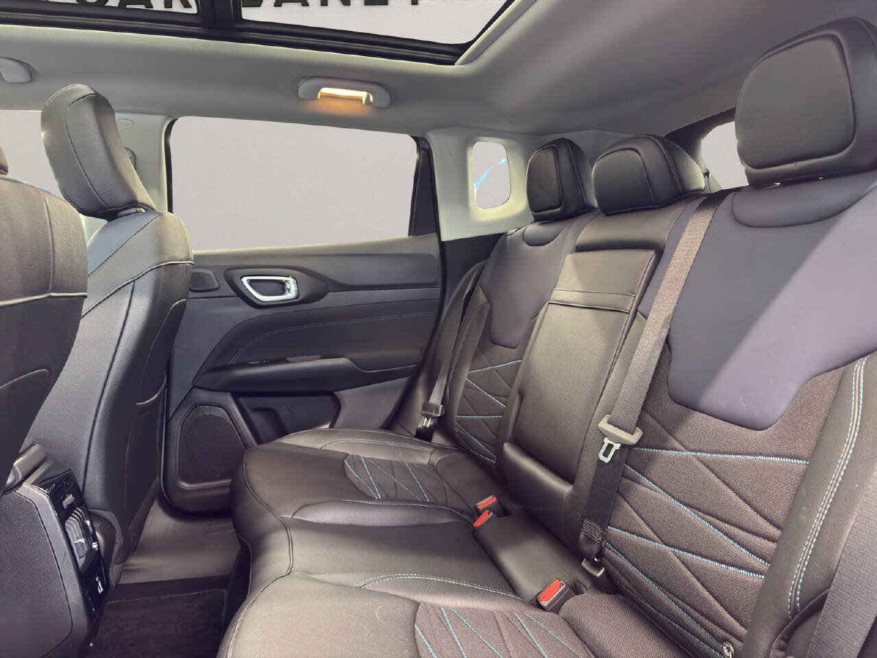 JEEP Compass 1.5 Turbo Upland Plus SKY, Mild-Hybrid Benzin/Elektro, Occasion / Gebraucht, Automatik - 7