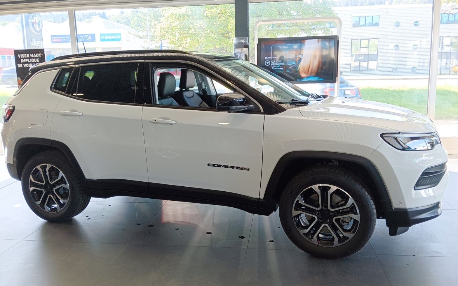 JEEP COMPASS 4xe 1.3 240cv Swiss Limited Plus, Hybride Rechargeable Essence/Électricité, Voiture de démonstration, Automatique - 3