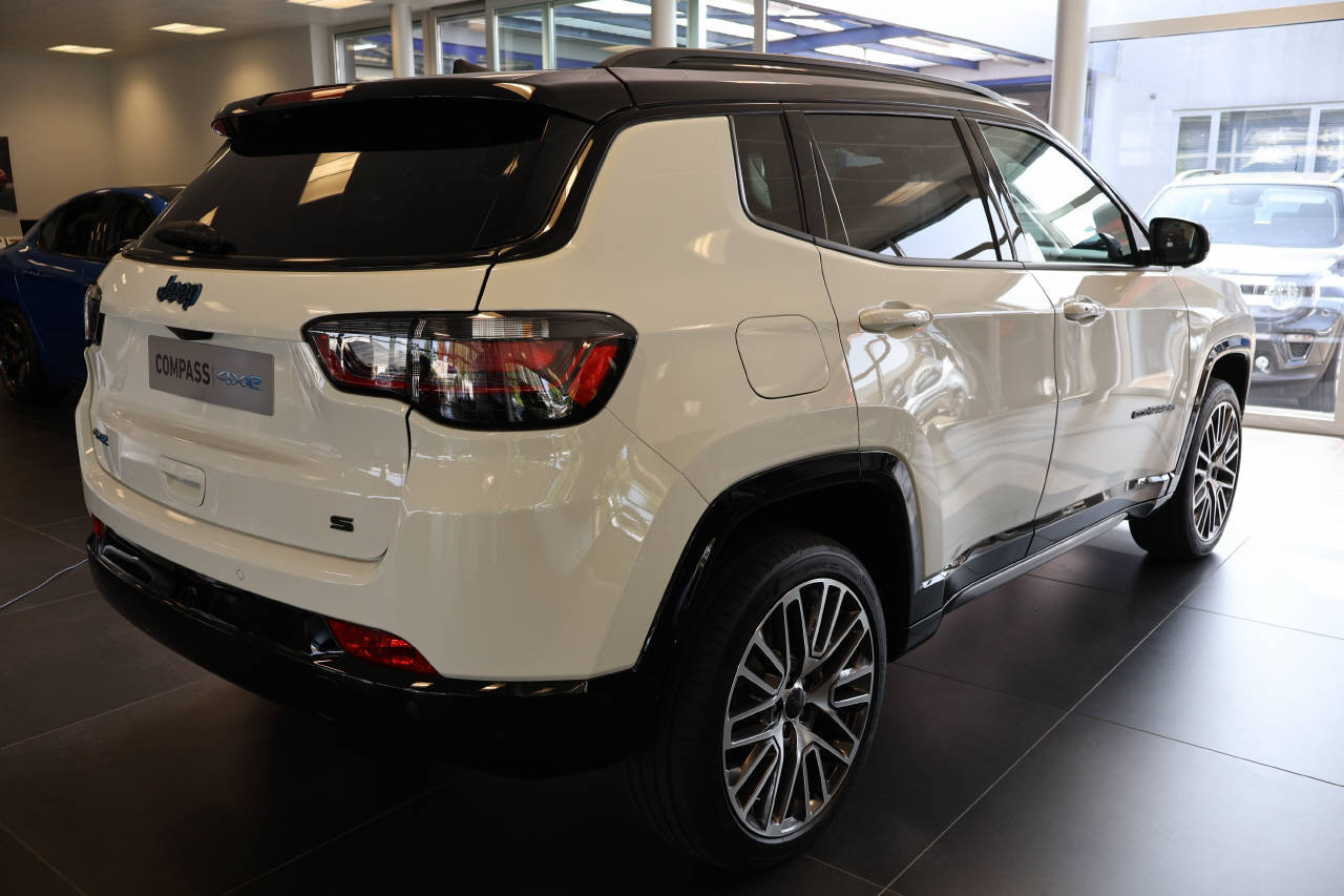 JEEP Compass 1.3 Summit 4xe, Hybride Rechargeable Essence/Électricité, Voiture de démonstration, Automatique - 2