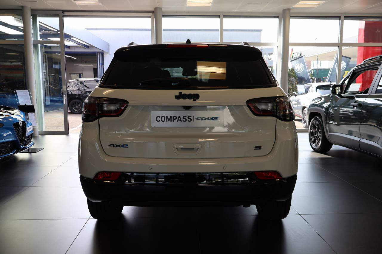 JEEP Compass 1.3 Summit 4xe, Hybride Rechargeable Essence/Électricité, Voiture de démonstration, Automatique - 3