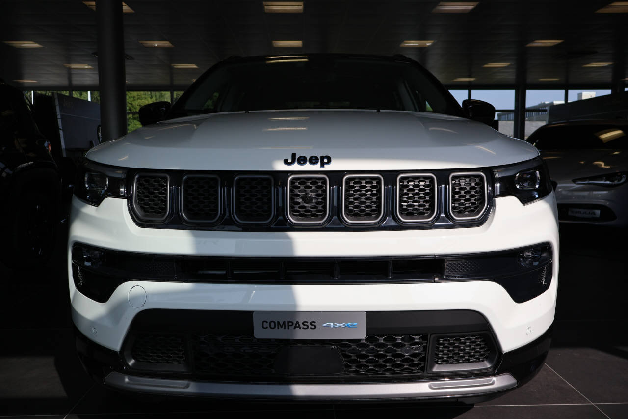 JEEP Compass 1.3 Summit 4xe, Hybride Rechargeable Essence/Électricité, Voiture de démonstration, Automatique - 7