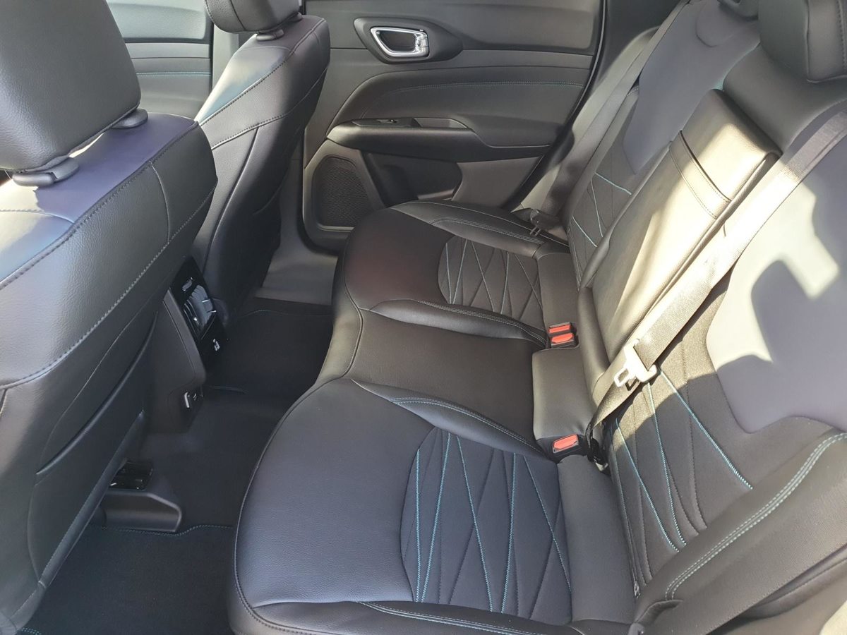 JEEP Compass 1.3 Upland 4xe, Plug-in-Hybrid Petrol/Electric, Ex-demonstrator, Automatic - 6