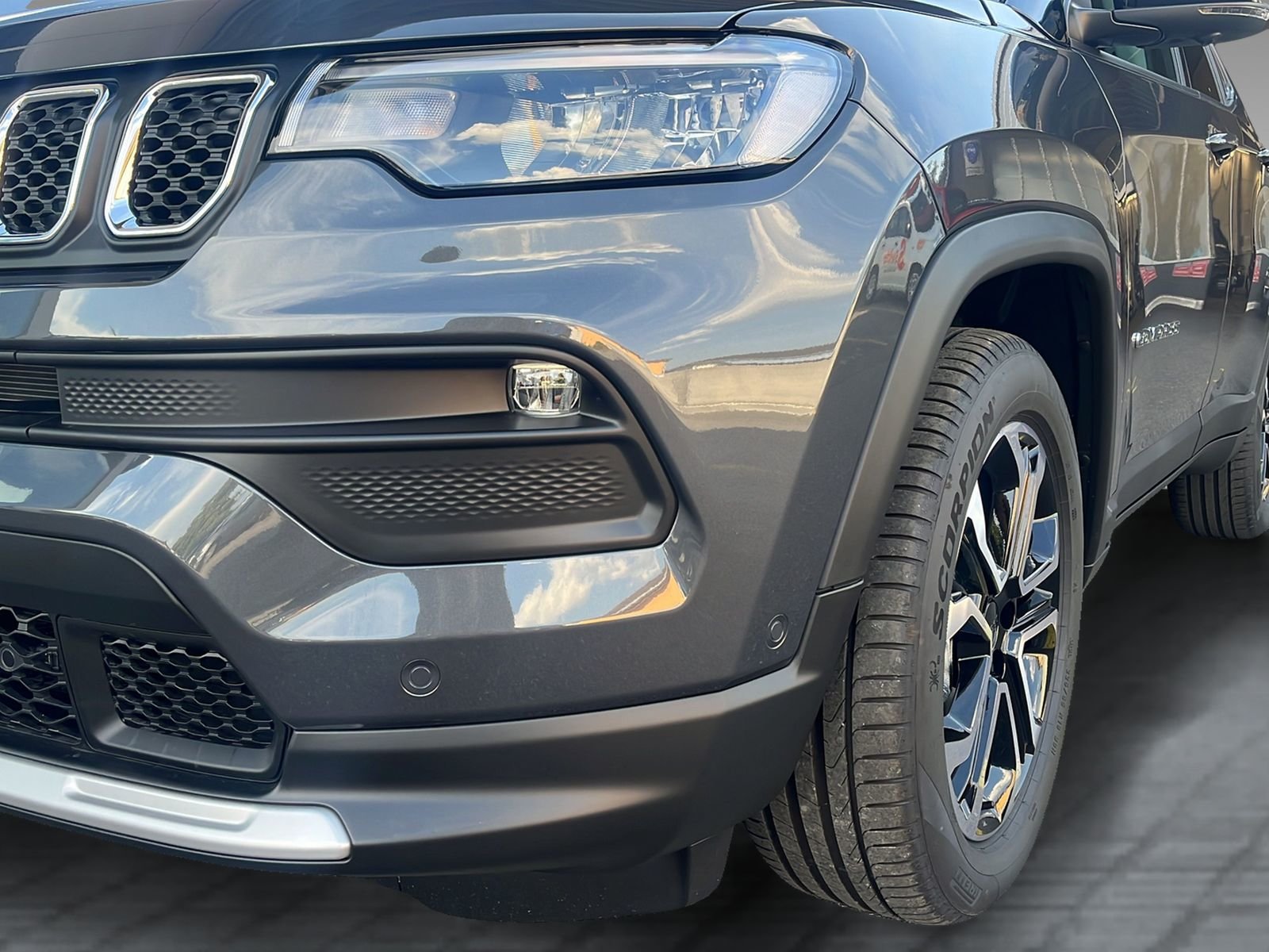 JEEP Compass 1.5 Turbo Swiss Limited, Mild-Hybrid Petrol/Electric, Ex-demonstrator, Automatic - 5