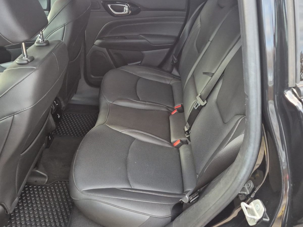 JEEP Compass 1.3 S Plus Sky 4xe, Plug-in-Hybrid Benzin/Elektro, Occasion / Gebraucht, Automat - 7