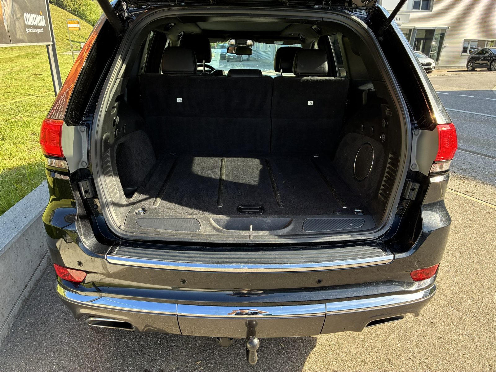 JEEP Gr.Cherokee 5.7 Summit, Petrol, Second hand / Used, Automatic - 6
