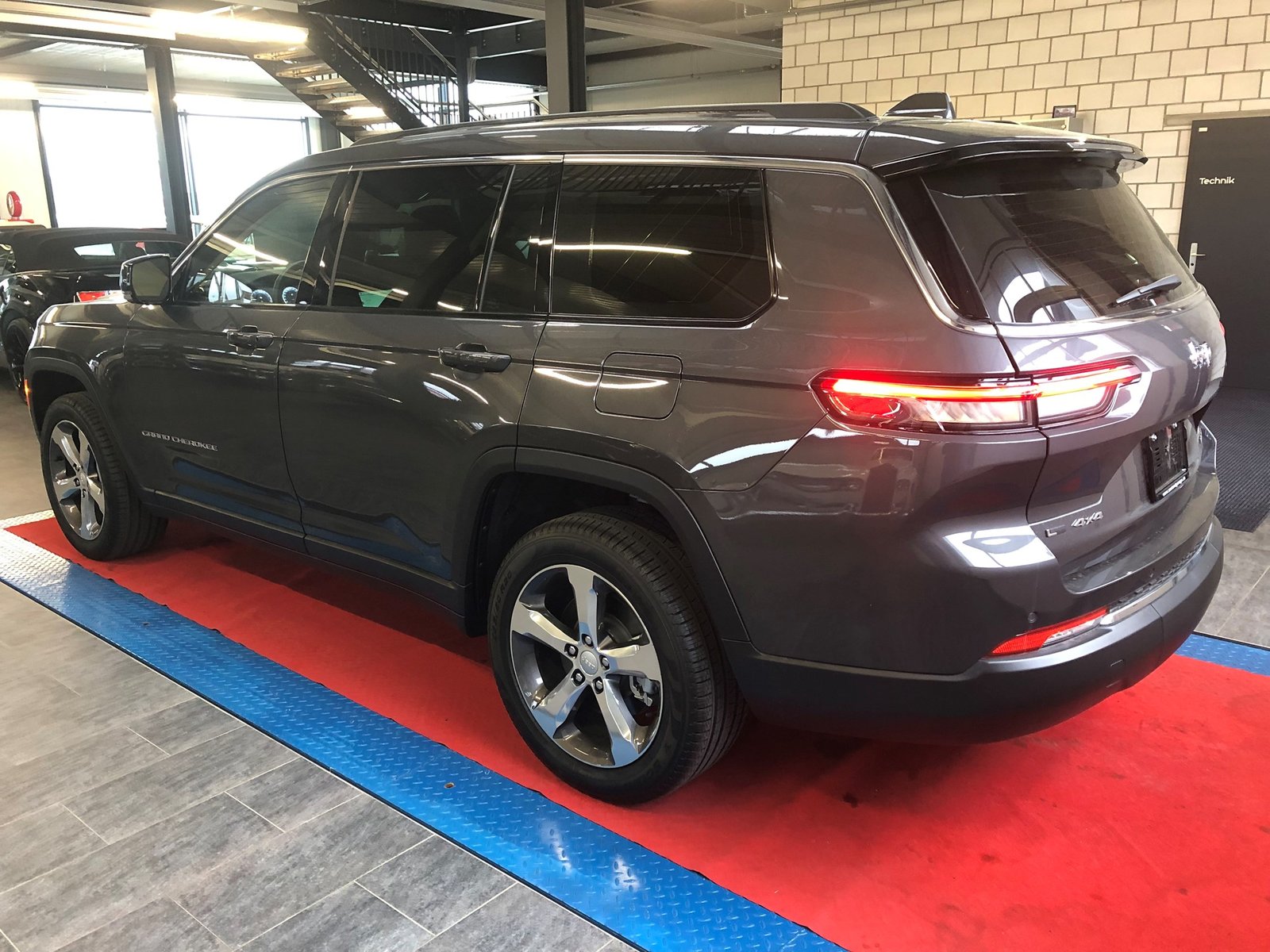 JEEP Grand Cherokee 3.6-V6 LIMITED AWD 4x4 Lang, Benzin, Occasion / Gebraucht, Automatik - 7