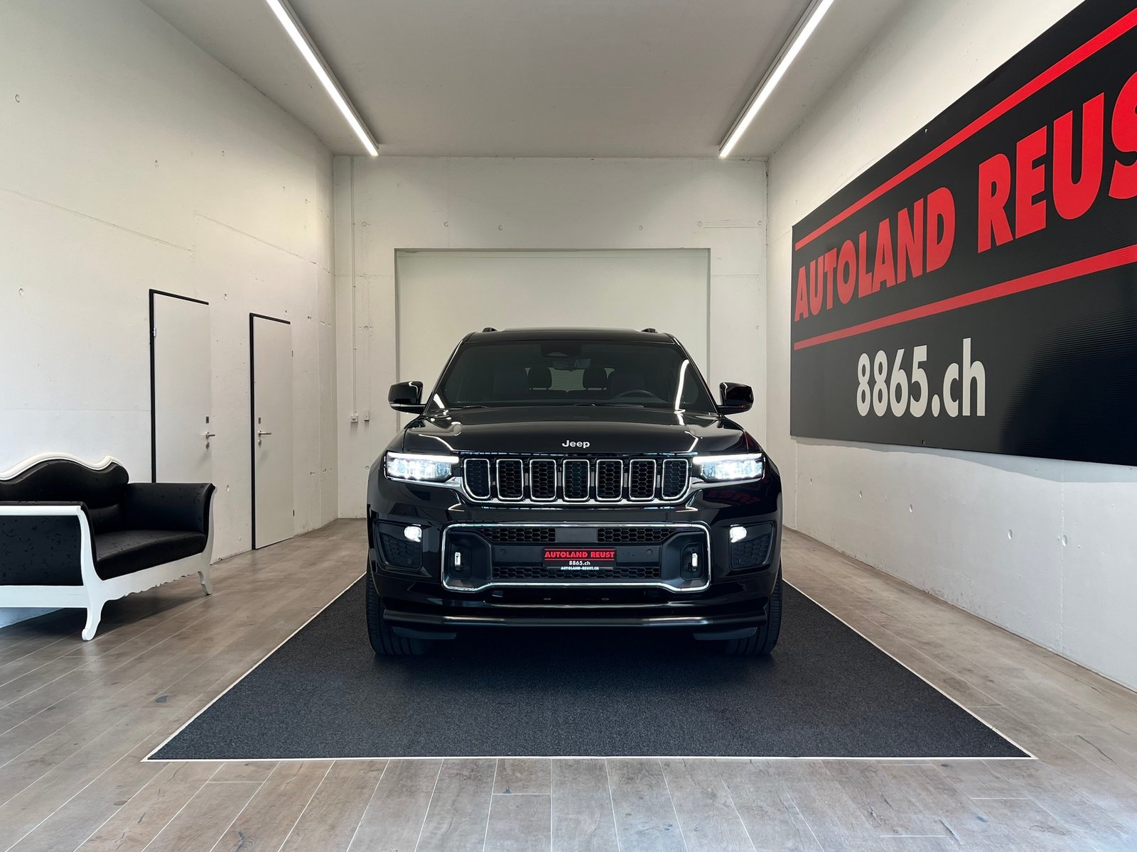 JEEP Overland L 5.7 V8 364PS