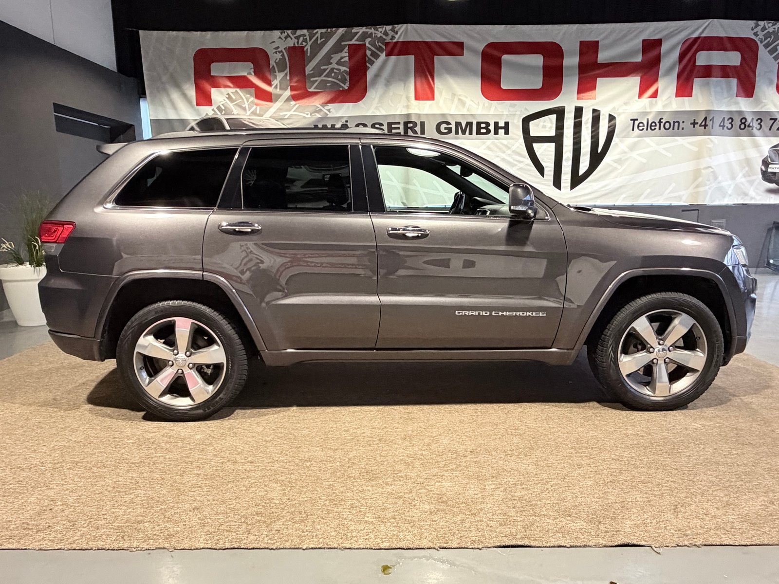 JEEP Grand Cherokee 3.0 CRD Overland Automatic, Diesel, Second hand / Used, Automatic - 2