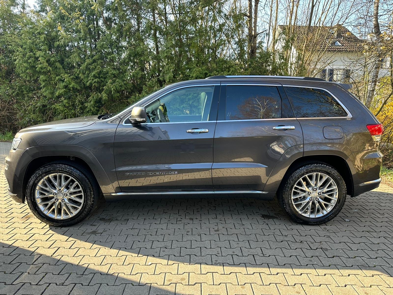 JEEP Grand Cherokee 3.0 CRD Summit Automatic, Diesel, Occasion / Utilisé, Automatique - 2