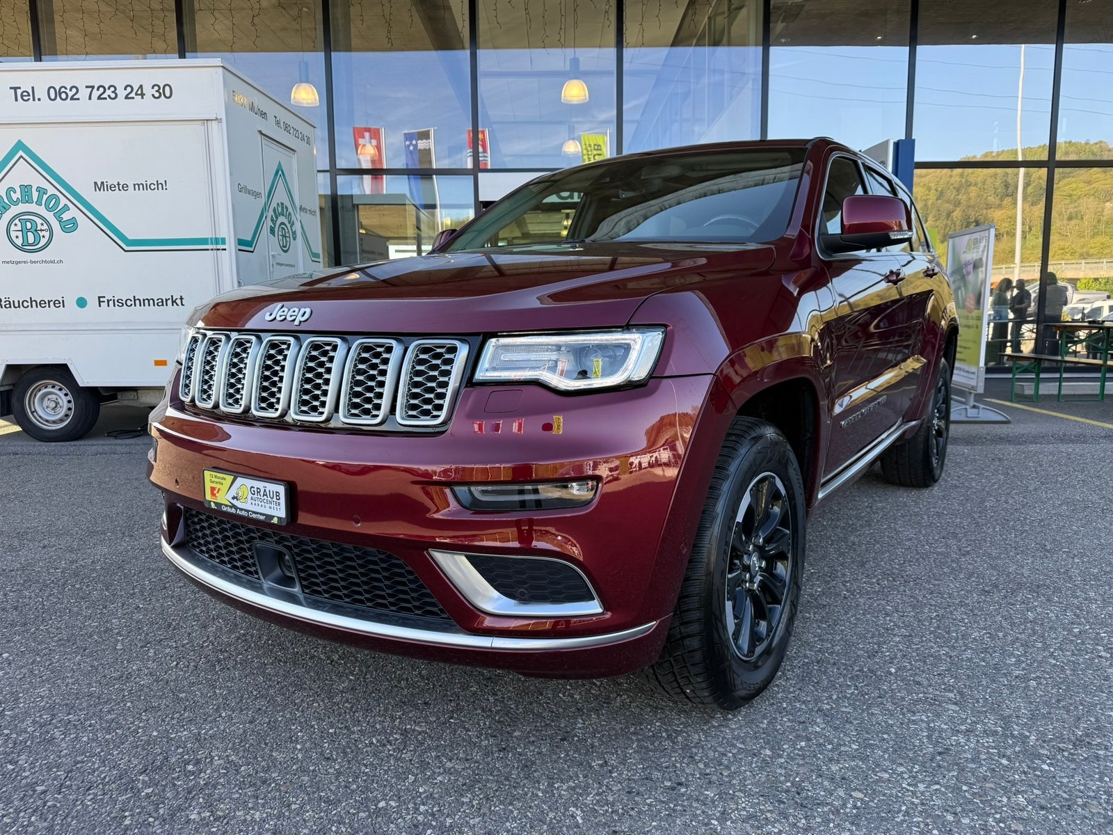 JEEP Grand Cherokee 5.7 V8 HEMI Summit Automatic