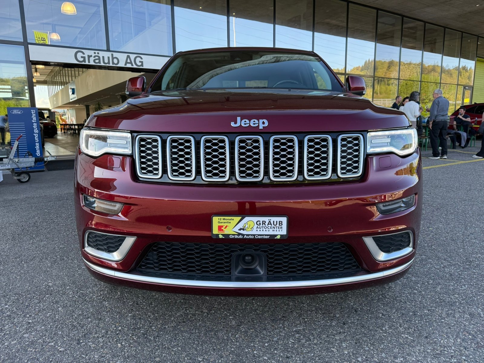 JEEP Grand Cherokee 5.7 V8 HEMI Summit Automatic, Benzin, Occasion / Gebraucht, Automatik - 2