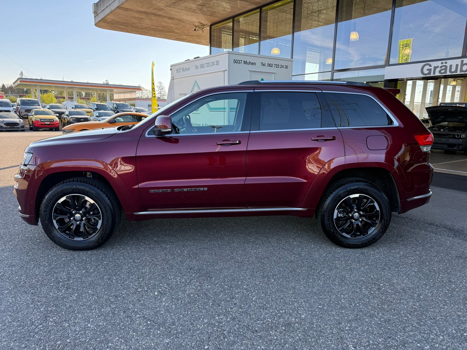 JEEP Grand Cherokee 5.7 V8 HEMI Summit Automatic, Benzin, Occasion / Gebraucht, Automatik - 4