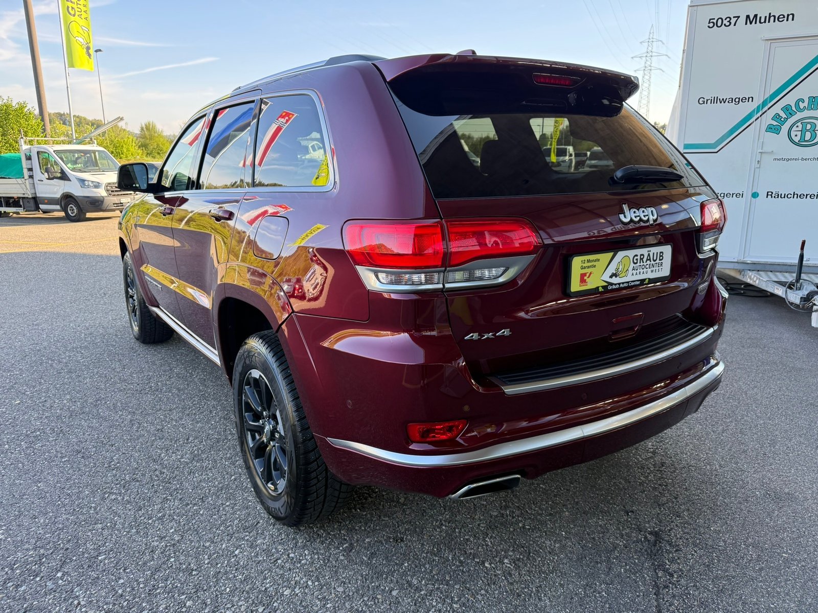 JEEP Grand Cherokee 5.7 V8 HEMI Summit Automatic, Benzin, Occasion / Gebraucht, Automatik - 5